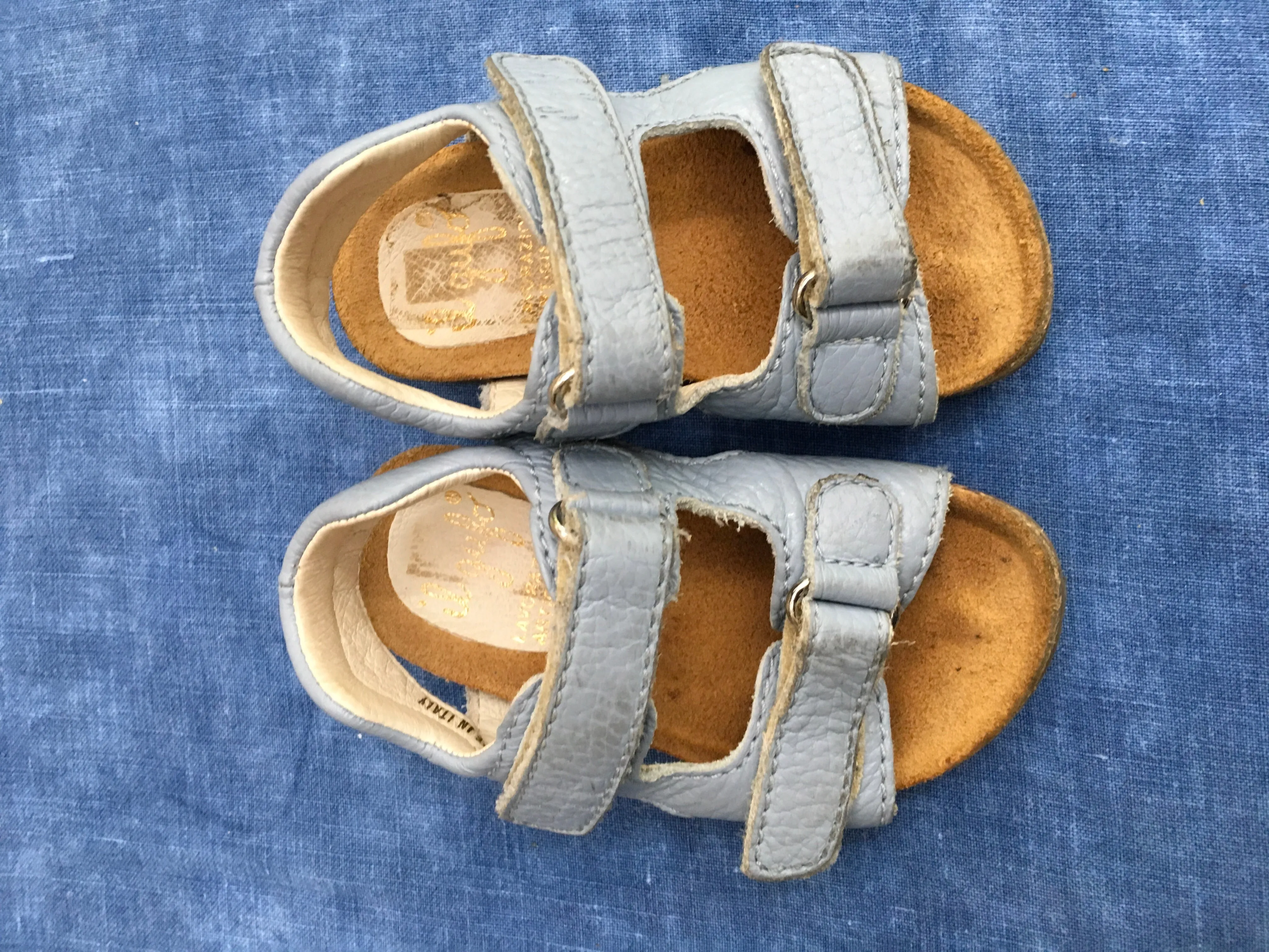 IL GUFO Velcro Strap Leather Sandals in Grey Size 21 Children